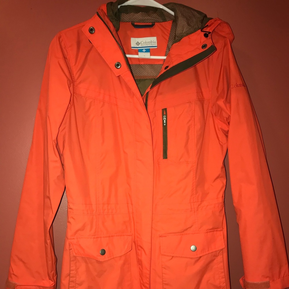 Very gently worn Rain Coat…